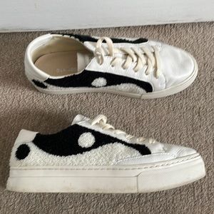 Soludos Yin Yang Sneaker